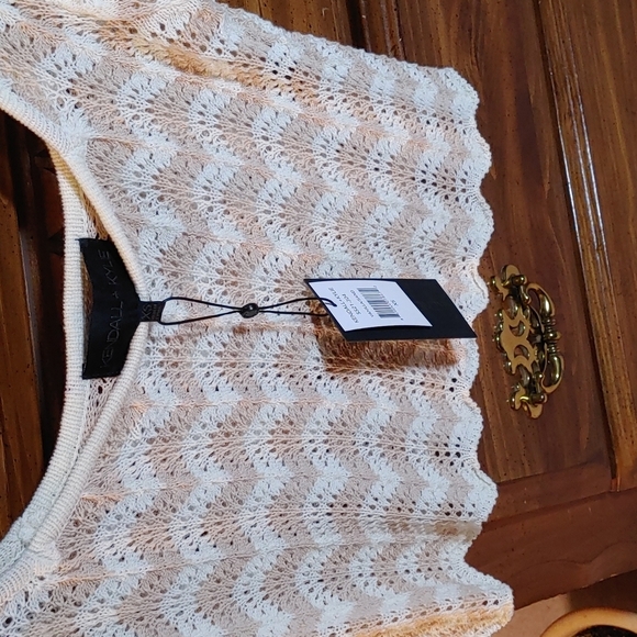 NEW Kendall & Kylie Vanilla & Sand Knit Crop Top Size XS - Picture 2 of 6